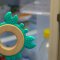 BABYONO Krabbenbeißring aus Holz und Silikon