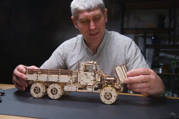Ugears 3D Holzmechanik Puzzle LKW CARGO