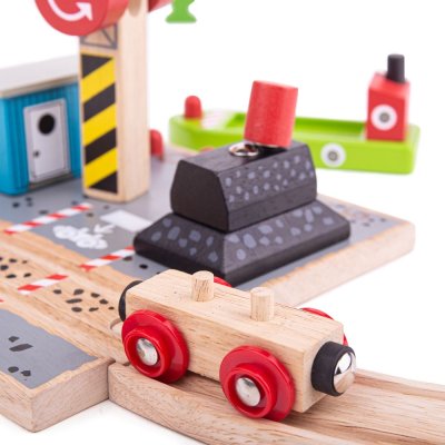 Bigjigs Rail Premogovni dok z žerjavom