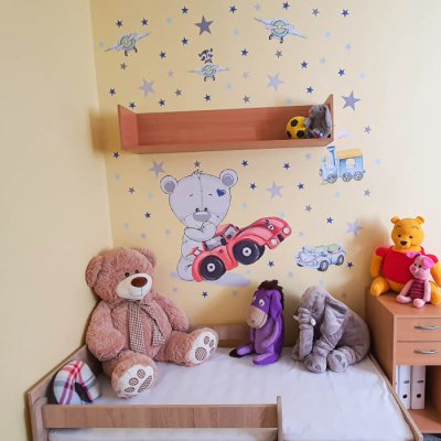 Wall sticker with a name - Teddy bear with a red car