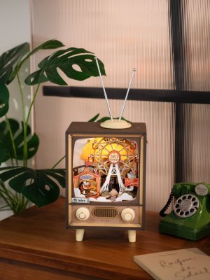 RoboTime 3D Holzpuzzle Spieluhr Karneval bei Sonnenuntergang