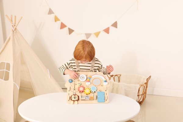 2Kids Toys Activity board Levčkova hiša