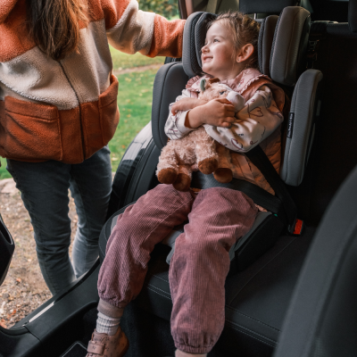PETITE&MARS Autosedačka Flex Pro i-Size Grey Air 100-150 cm (15-36 kg)