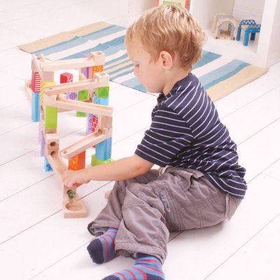 Bigjigs Toys Pista per biglie in legno colorata