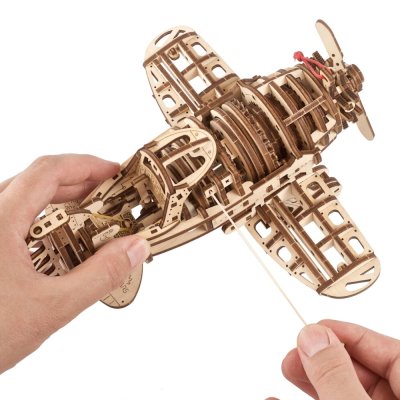 Puzzle 3D en bois mécanique Ugears Avion Mad Hornet