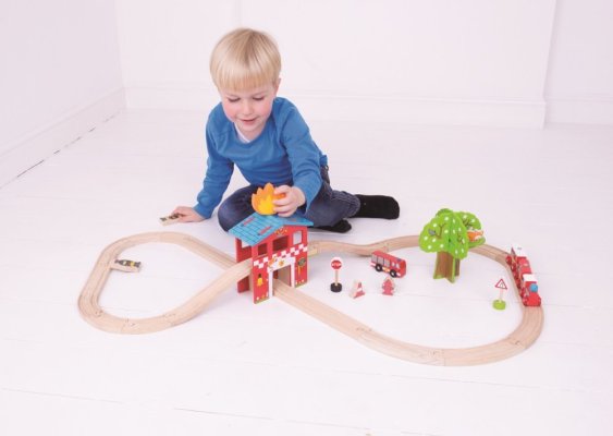 Bigjigs Rail Drvena željeznička pruga vatrogasna postaja