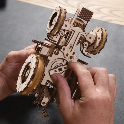 Ugears Puzzle 3D de Madeira Mecânico Trator Wins