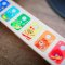 BABY EINSTEIN Jucărie chitară muzicală din lemn Together in Tune Guitar™ Connected Magic Touch™ HAPE 6m+