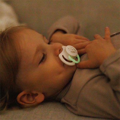 BABYONO Symmetrische Silikonschnuller 18m+, 2 Stk.