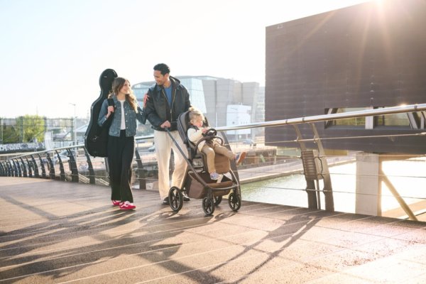 EASYWALKER Kombinirani voziček Zoey Pure Black