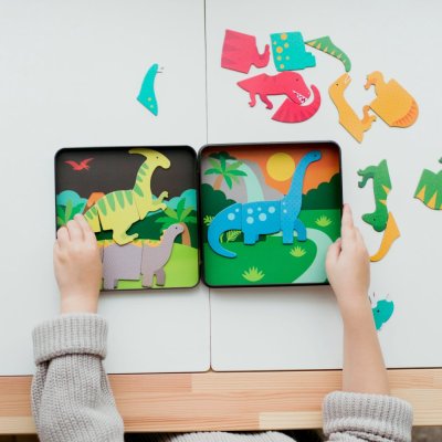 Petit Collage Magnetisk lekset - dinosaurier