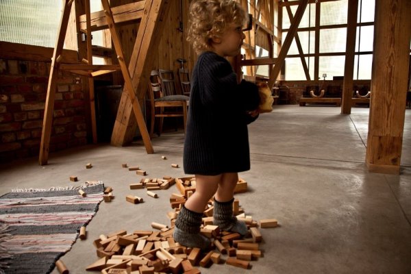 Wooden Story Würfel in einer Holzkiste - 30 Stück - Natur