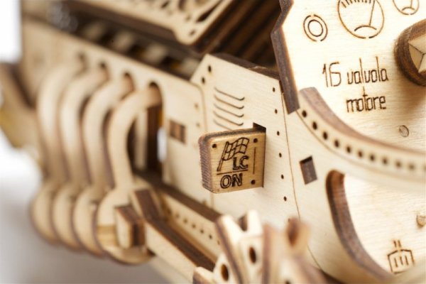 Ugears Drewniane Mechaniczne Puzzle 3D U9 Auto (Grand Prix)