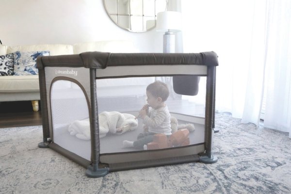 DREAMBABY Ohrádka Explore 6-hranná priemer (uhlopriečne) 140cm x (strana) 70cm Taupe