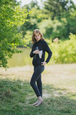 Voedingshoodie Monkey Mum® zwart - liefdevolle mama