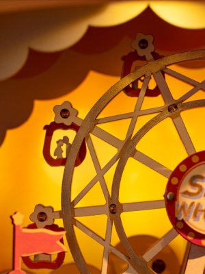 RoboTime 3D Holzpuzzle Spieluhr Karneval bei Sonnenuntergang