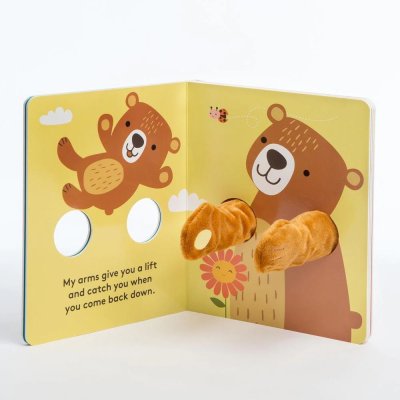 Chronicle Books Knuffel me, kleine beer