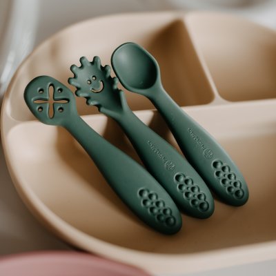 PETITE&MARS Set 3 ks silikonových tréninkových lžiček Take&Match Velvet Latte 6m+