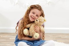 Rainbow Plysch Medvídek Pú från Hundraårsskogen