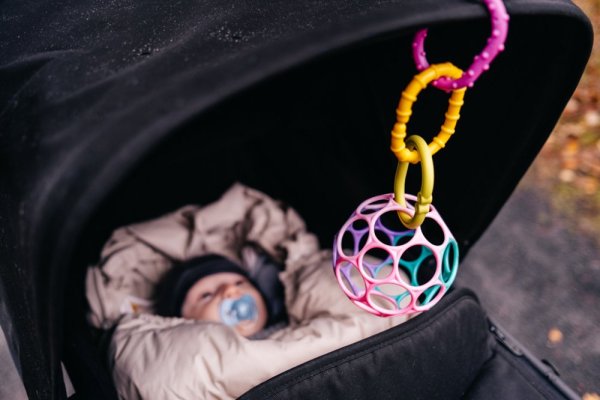 OBALL Toy Oball™ Classic 10 cm mistura de cores 0m+