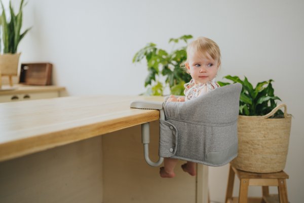 Krzesło do jadalni podróżne Monkey Mum® - szare - rozpakowana