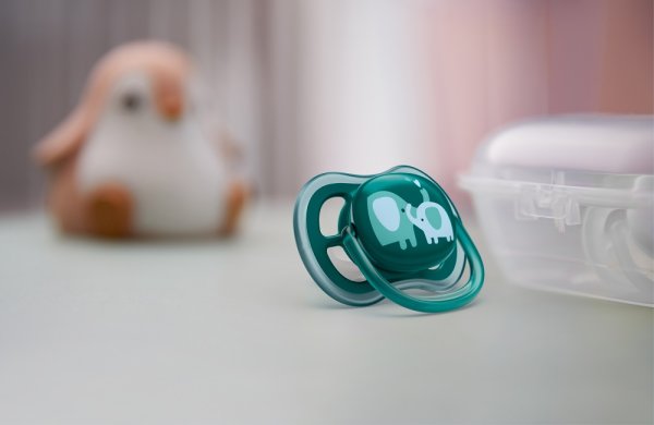Philips AVENT Schnuller Ultra Air 18m+ Junge (Elefant), 2 Stk
