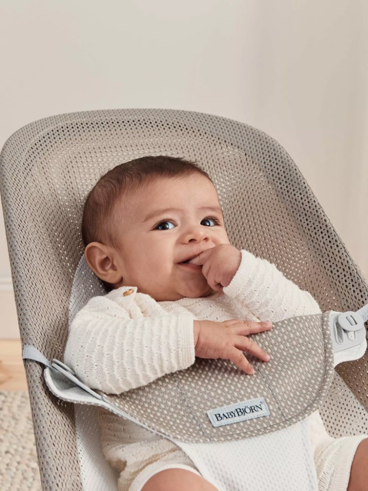 BABYBJÖRN Solstol Balance Soft Grey Beige/White Mesh, Ljusgrå Konstruktion