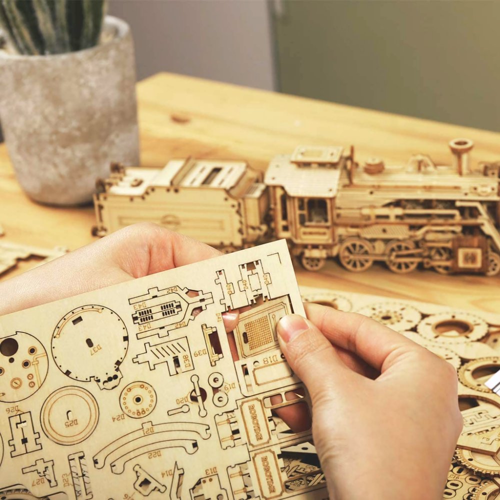 RoboTime 3D dřevěná skládačka Parní lokomotiva (obrázek 10)