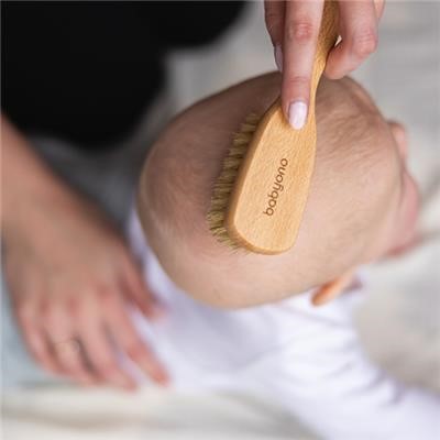 BABYONO Brosse à cheveux à poils naturels medium 0m+ – Image 5