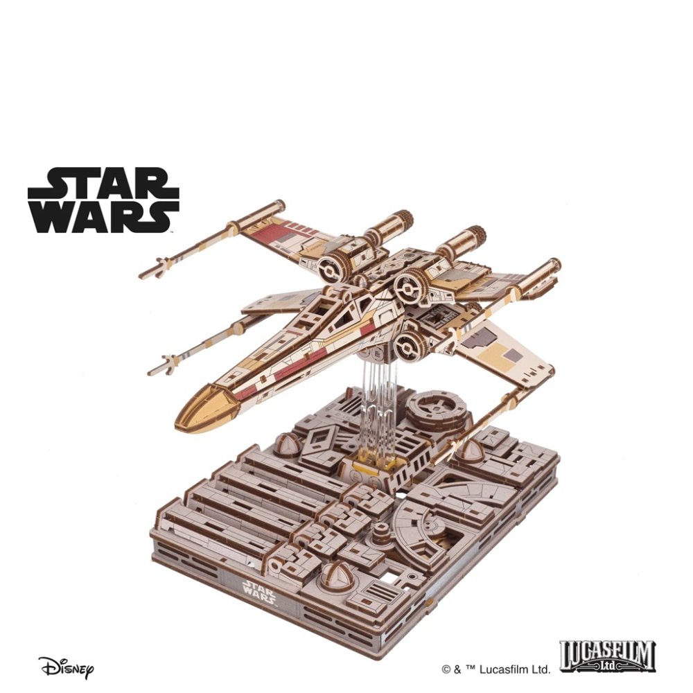 Ugears 3D dřevěná mechanická skládačka Star Wars Luke Skywalker X-Wing stíhačka