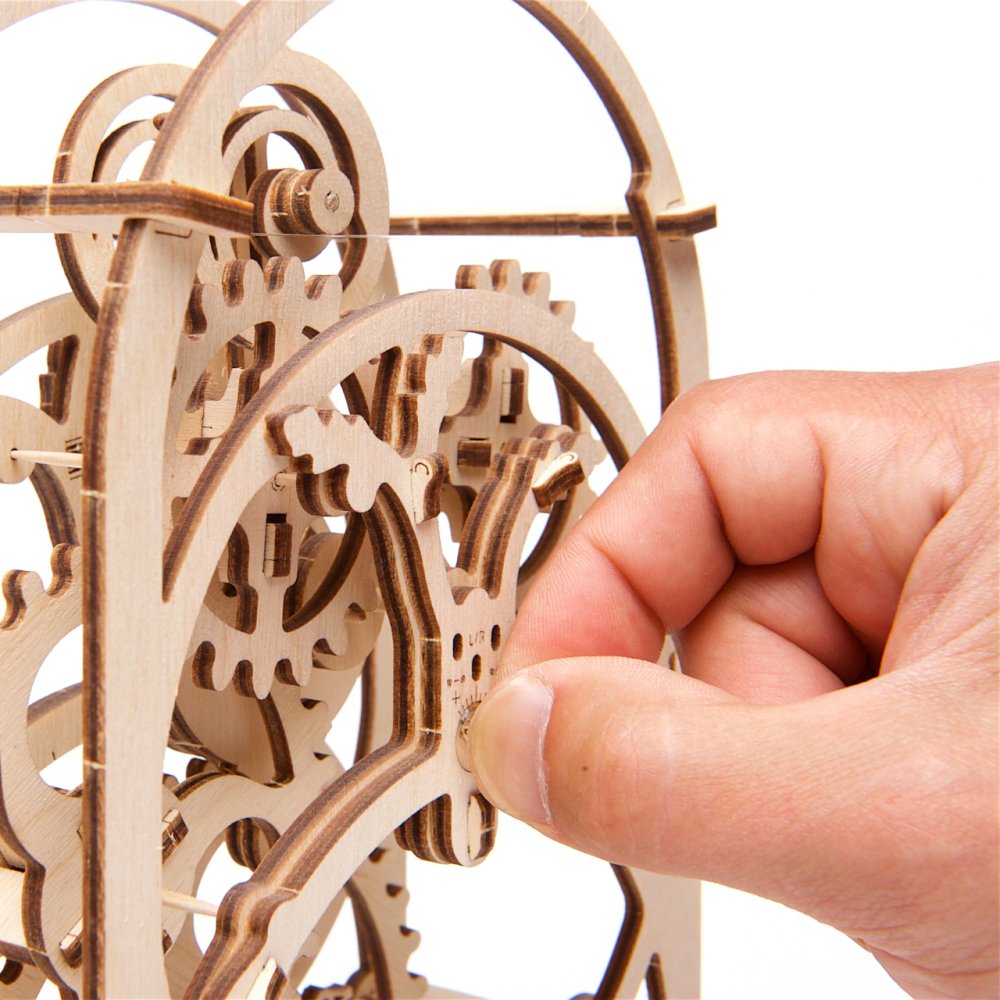 Ugears 3D dřevěné mechanické puzzle Hodinový strojek (obrázek 3)