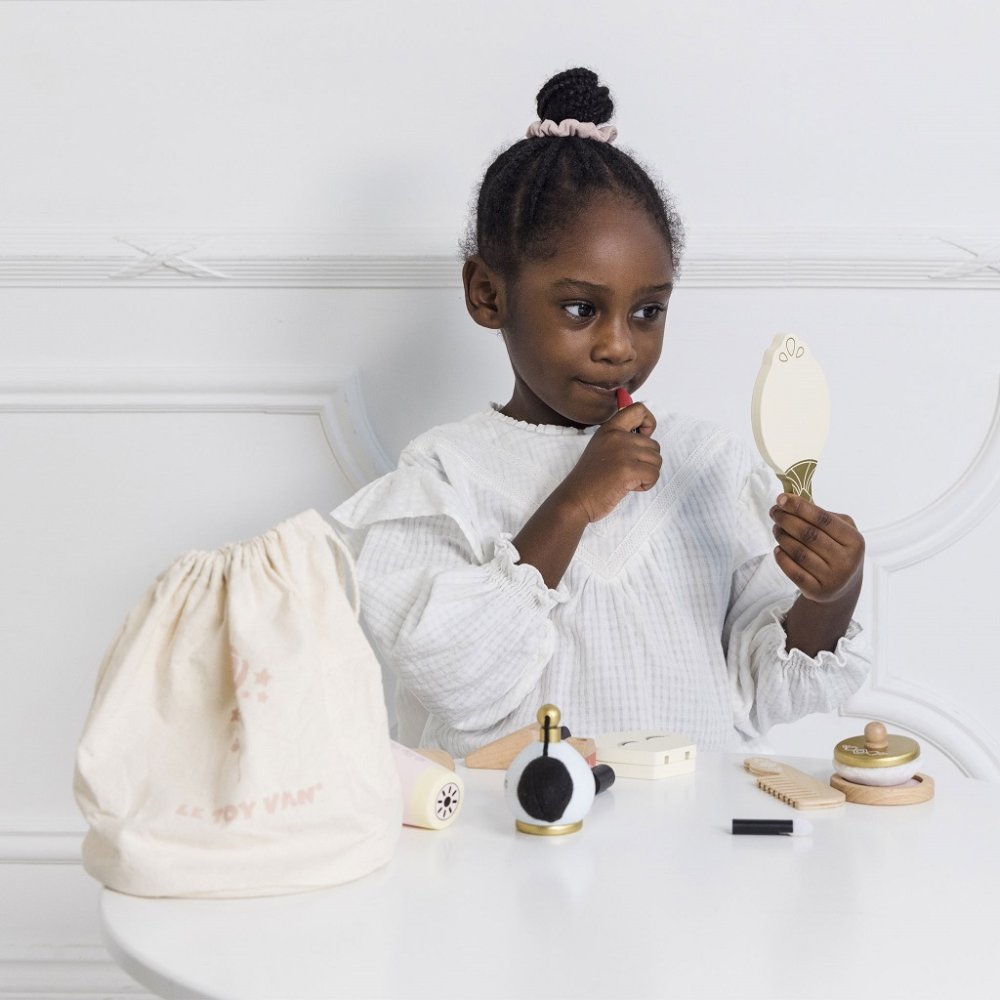 Le Toy Van Kosmetická taška s doplňky (obrázek 7)
