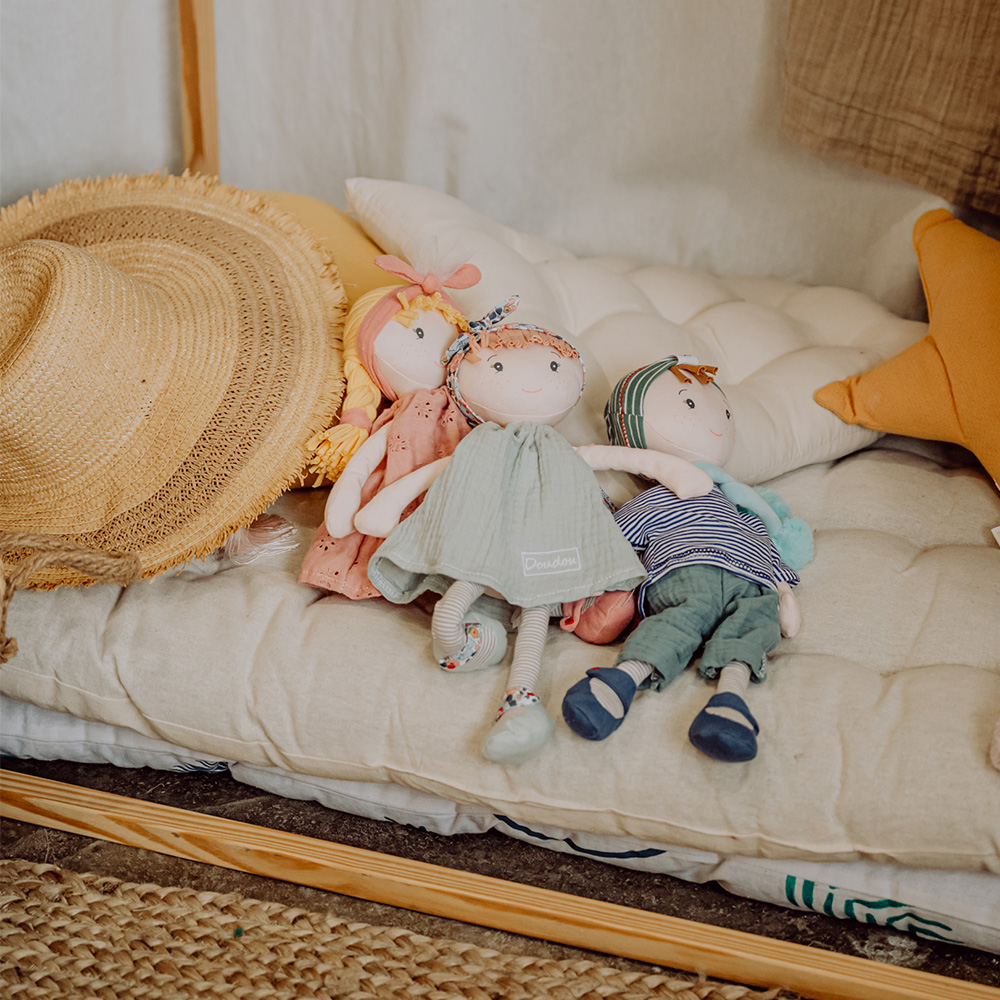 Doudou Jolijou Panenka Suzette 36 cm (obrázek 9)