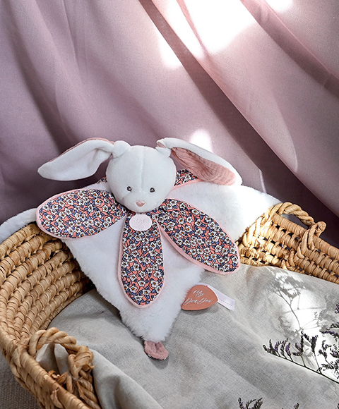 Coffret cadeau Doudou - Lapin en peluche – Image 4