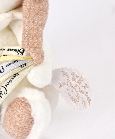 Doudou Zestaw prezentowy Pluszowy miś z uchwytem na smoczek i kocykiem różowy 20 cm - obrazek 2