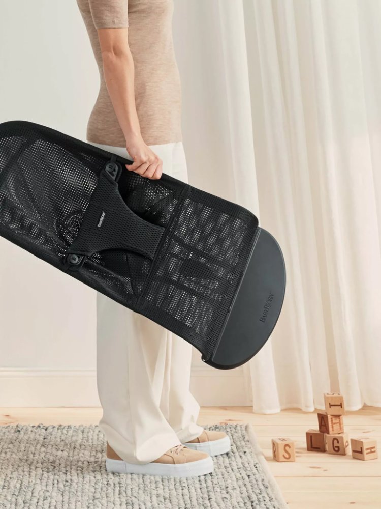 BABYBJÖRN Lehátko Bliss Black mesh, černá konstrukce (obrázek 10)