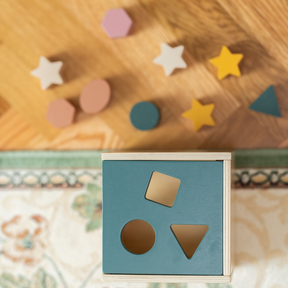 PETITE&MARS Giocattolo in legno da ordinamento Gravity Wood of Mars 12m+ Cosmic Blue - immagine 6