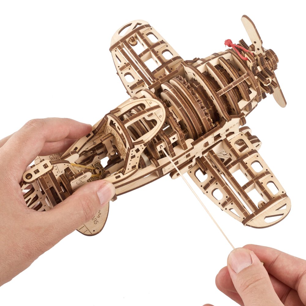 Puzzle 3D en bois mécanique Ugears Avion Mad Hornet – Image 6