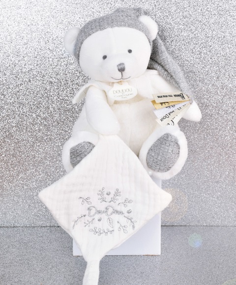 Doudou Zestaw prezentowy Pluszowy miś z uchwytem na smoczek i kocykiem szary 20 cm - obrazek 3