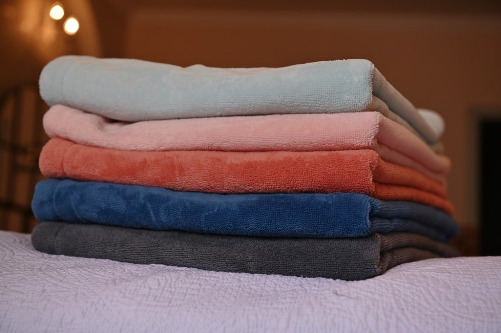 Manta doble MAZLÍK BAMBÚ Outlast® - menta claro/gris claro - Imagen 4