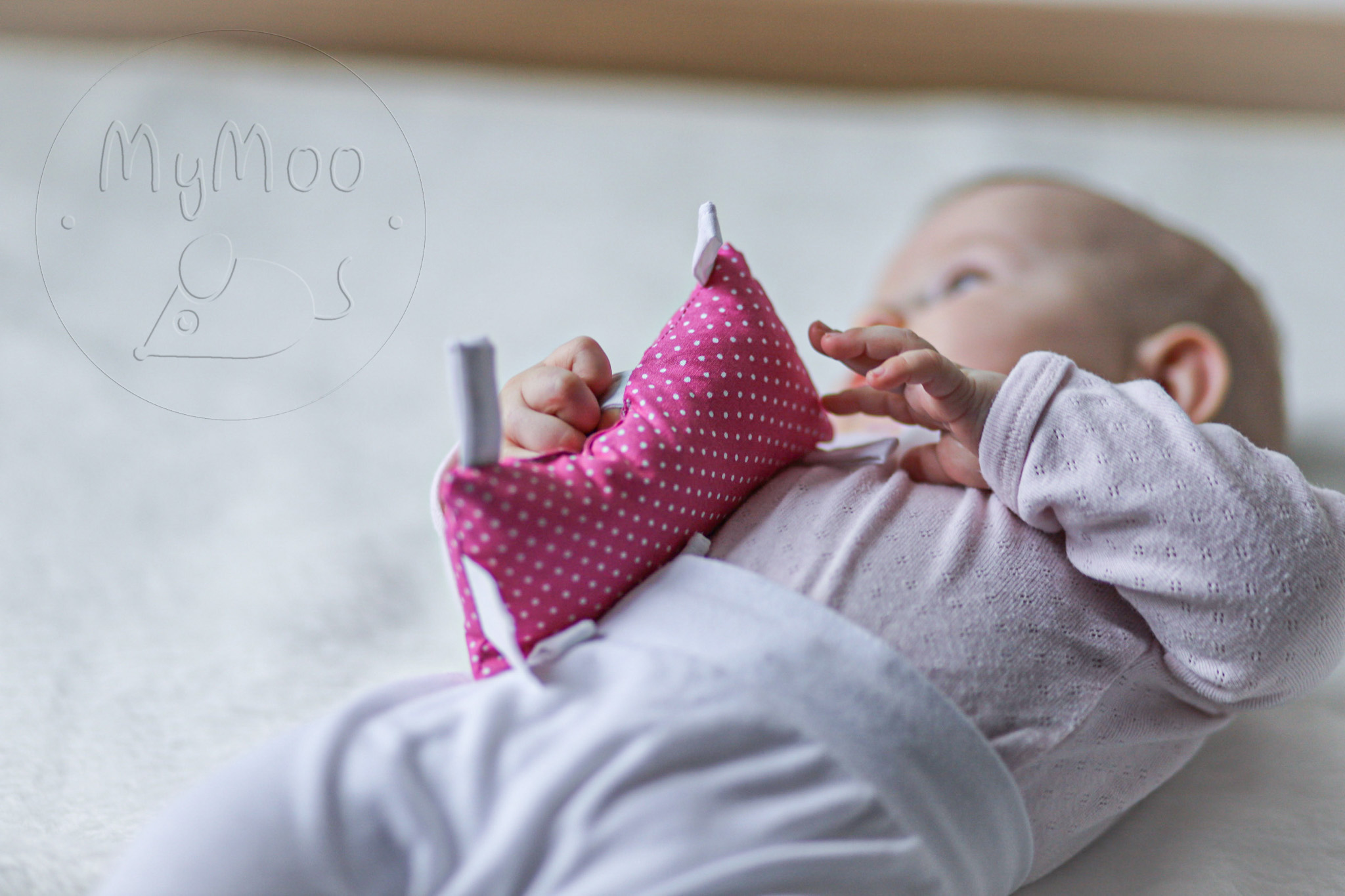 MyMoo Montessori úchopový Polštářek - Růžová/tečky