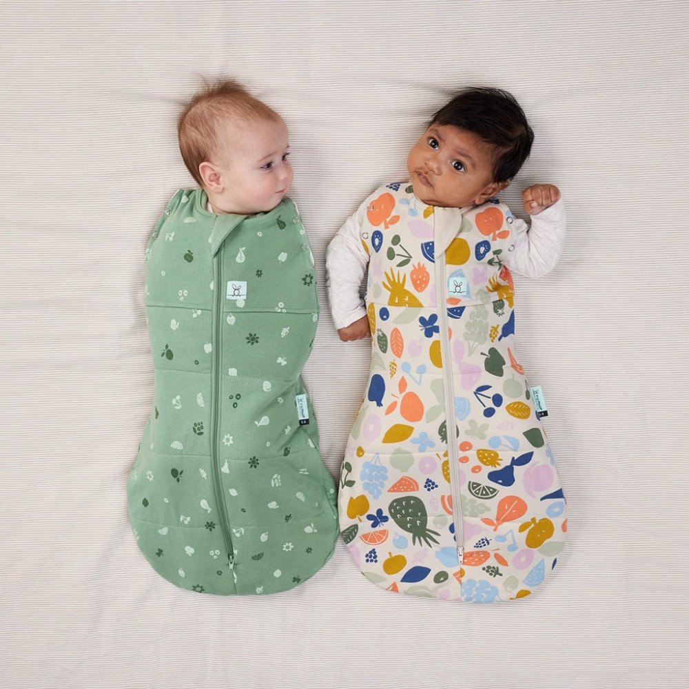ERGOPOUCH Pucktuch und Schlafsack 2in1 Cocoon Fruit Salad 0-3 m, 3-6 kg, 2,5 tog – Bild 6