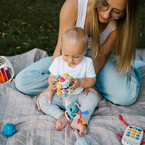 BABYONO Giocattolo sensoriale con massaggiagengive Palla a stella 0m+ - immagine 5