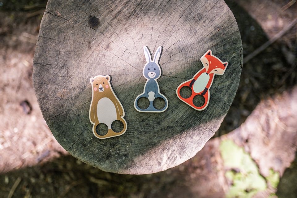 BeWooden Teatro de marionetas de dedo Lišárna - zorro, liebre, oso - Imagen 3