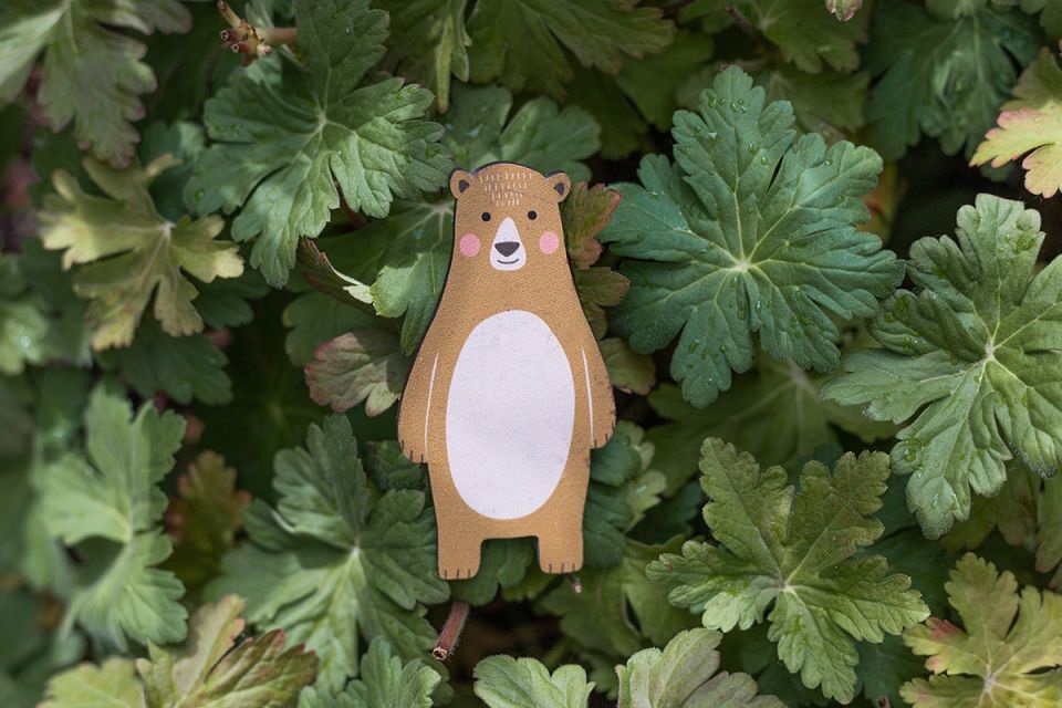 BeWooden Drewniana naklejka na ścianę i gdzie indziej, miś Péťa