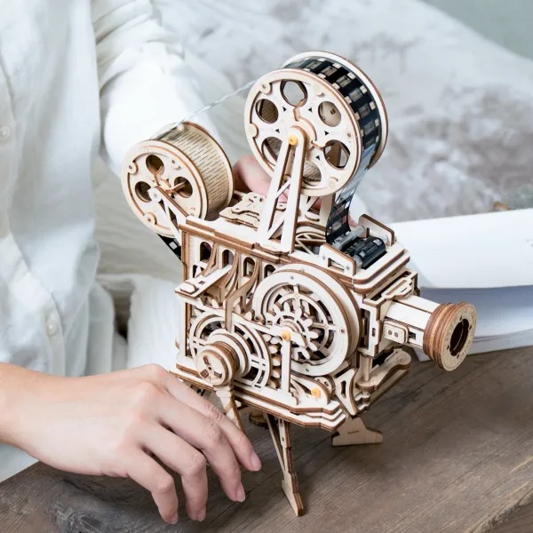 RoboTime 3D dřevěná mechanická skládačka Filmový projektor (obrázek 2)