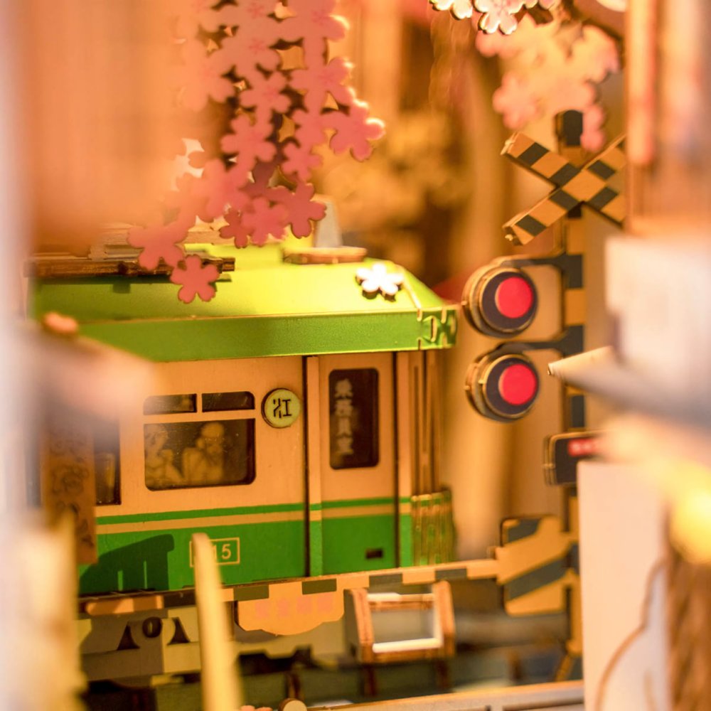 RoboTime 3D skládačka Zarážka na knihy Miniatura domečku Sakurová ulička (obrázek 6)