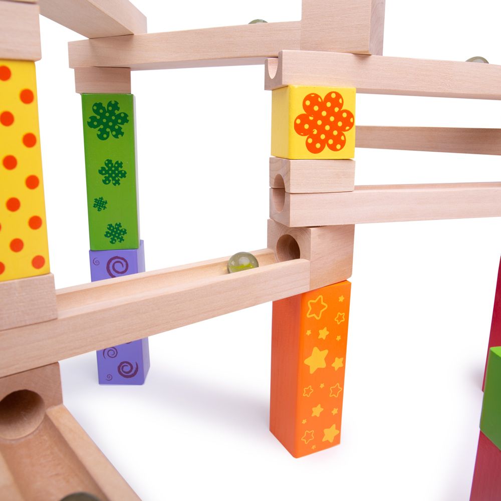 Bigjigs Toys Dřevěná kuličková dráha barevná (obrázek 3)