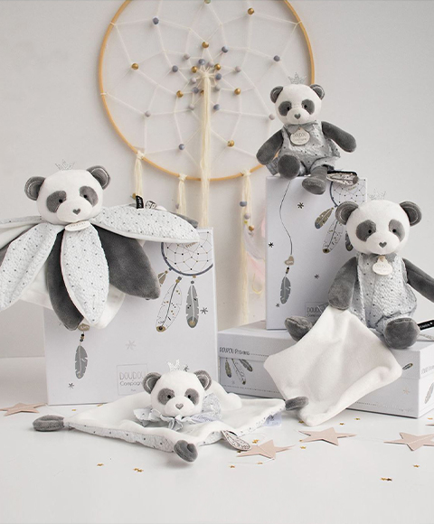 Doudou Dárková sada - plyšový muchláček panda 20 cm (obrázek 7)