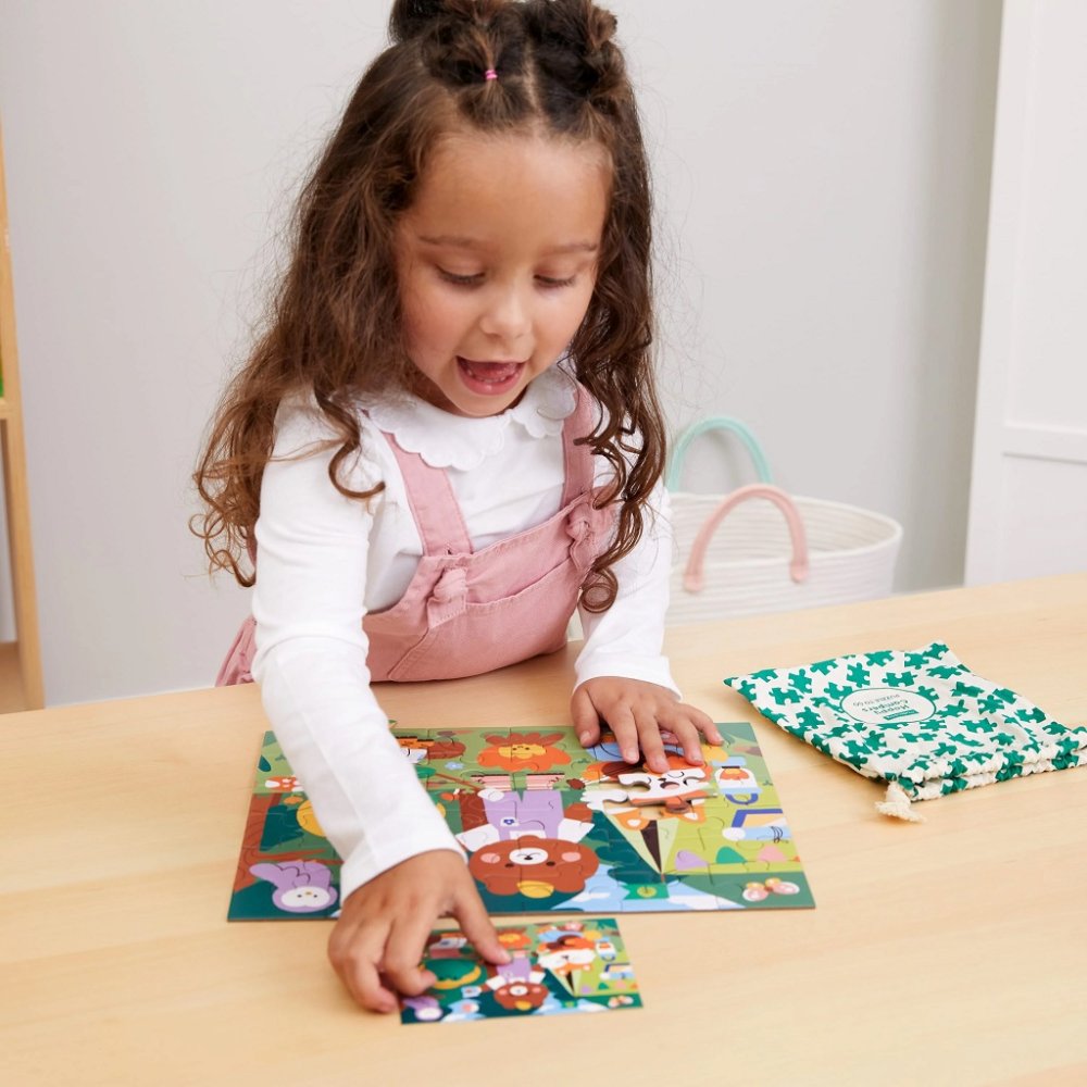 Puzzle Mudpuppy Joyeux campeurs dans un sac en tissu 36 pièces – Image 3